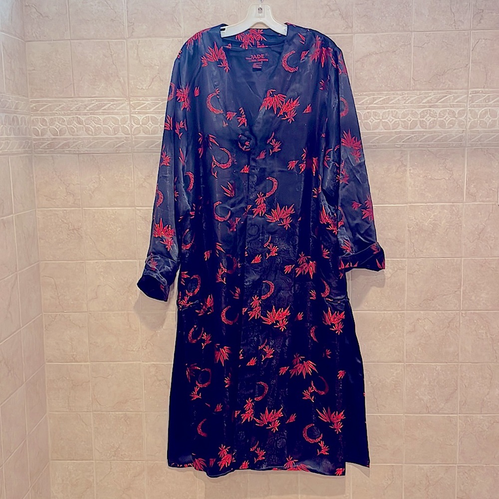 Beautiful black and red Jade East West kimono, size L.